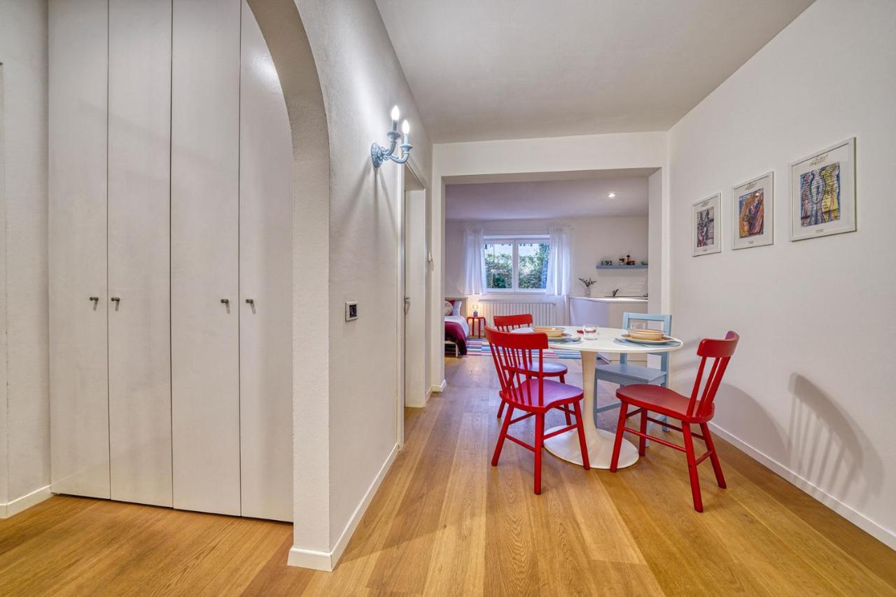 Centrally Located Apartment With Parking Space Caldaro Buitenkant foto